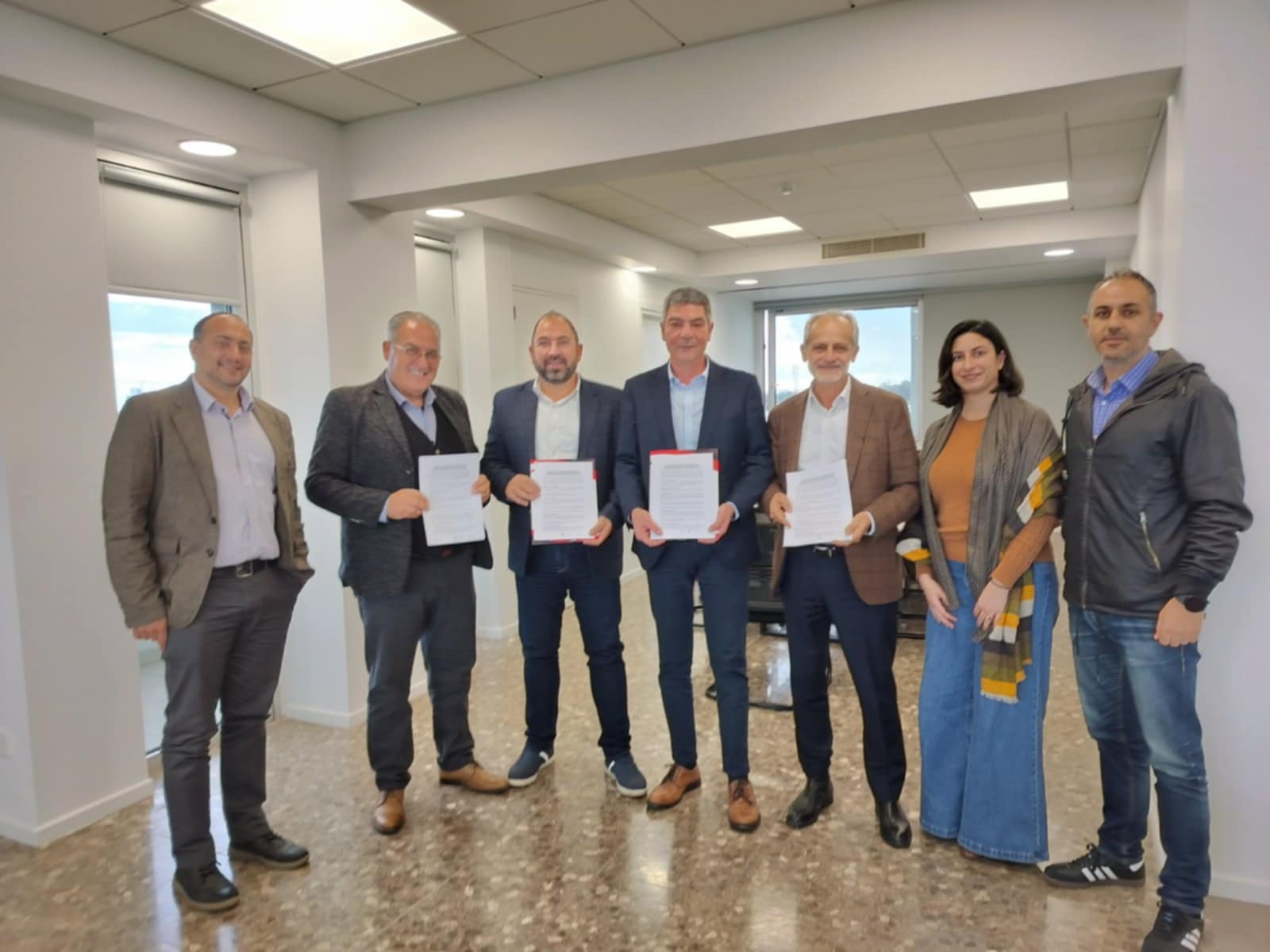 Υπογράφηκε η πρώτη Συλλογική Σύμβαση των Σ.Κ.Ε. και Ε.Κ.Ε.