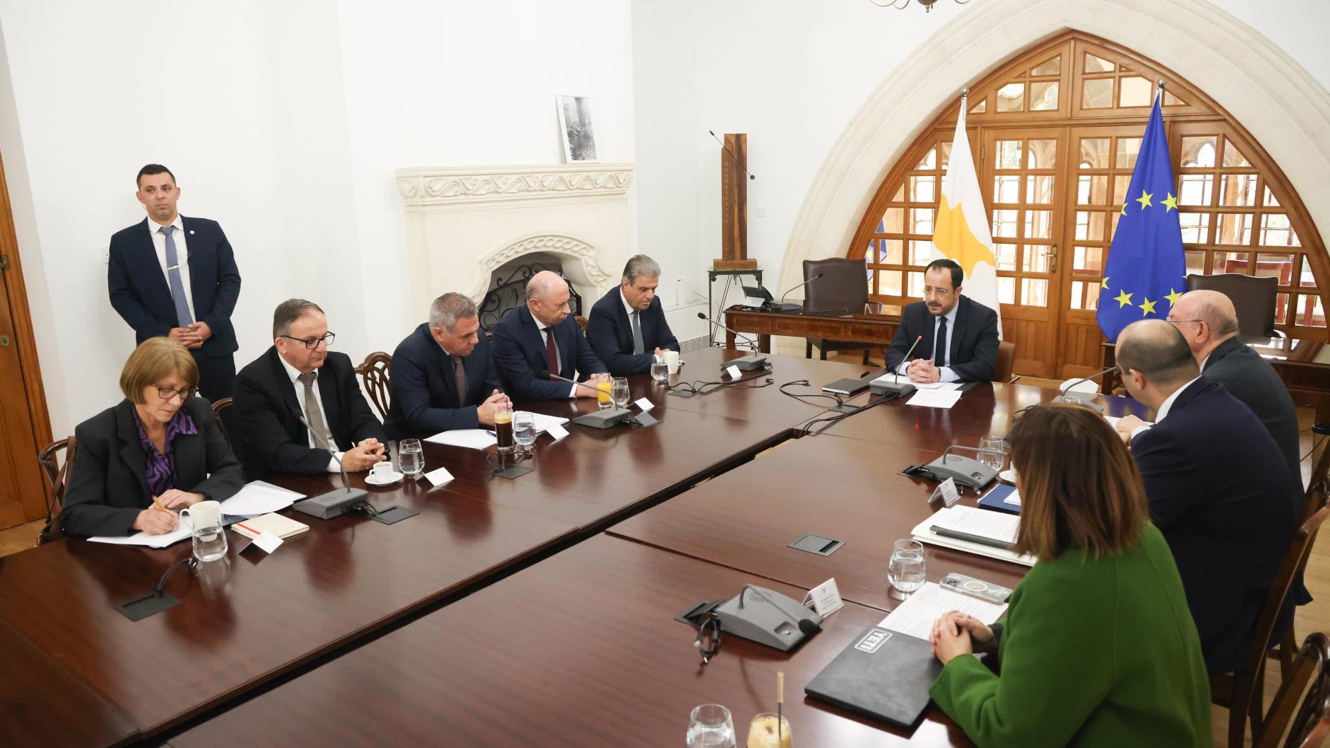 Στις 25 Φεβρουαρίου η συνάντηση των συντεχνιών με τον ΠτΔ